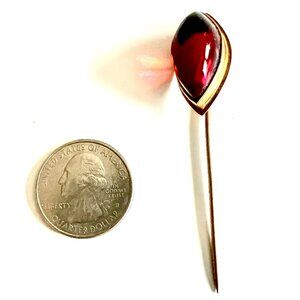ANTIQUE RED GLASS OVAL CABOCHON PIN WITH GOLD BRASS-TONED PIN